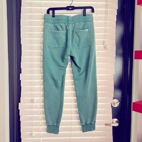 RVCA Distressed Green Jogger Sweatpants with pockets! 🛍️💕 - Picture 6 of 15